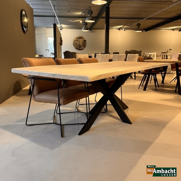Boomstam eiken eettafel / Poot no.966
