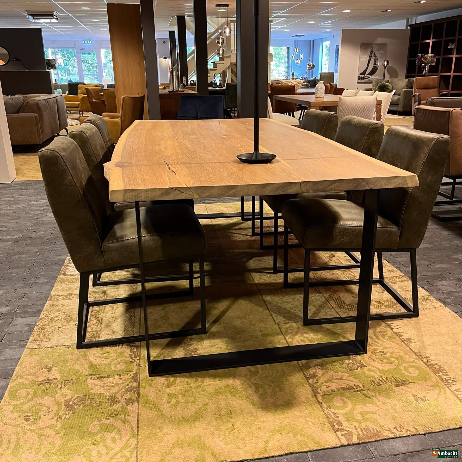 Boomstam eiken eettafel Poot platstrip 10 x 1 zwart