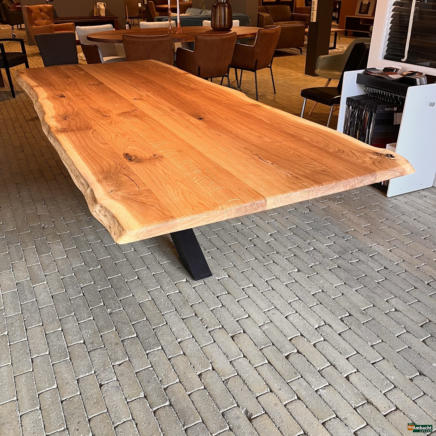 Boomstam eiken eettafel / Spinpoot 10X10