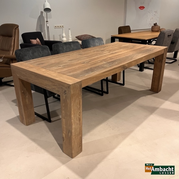 Bruut eettafel eiken rustiek