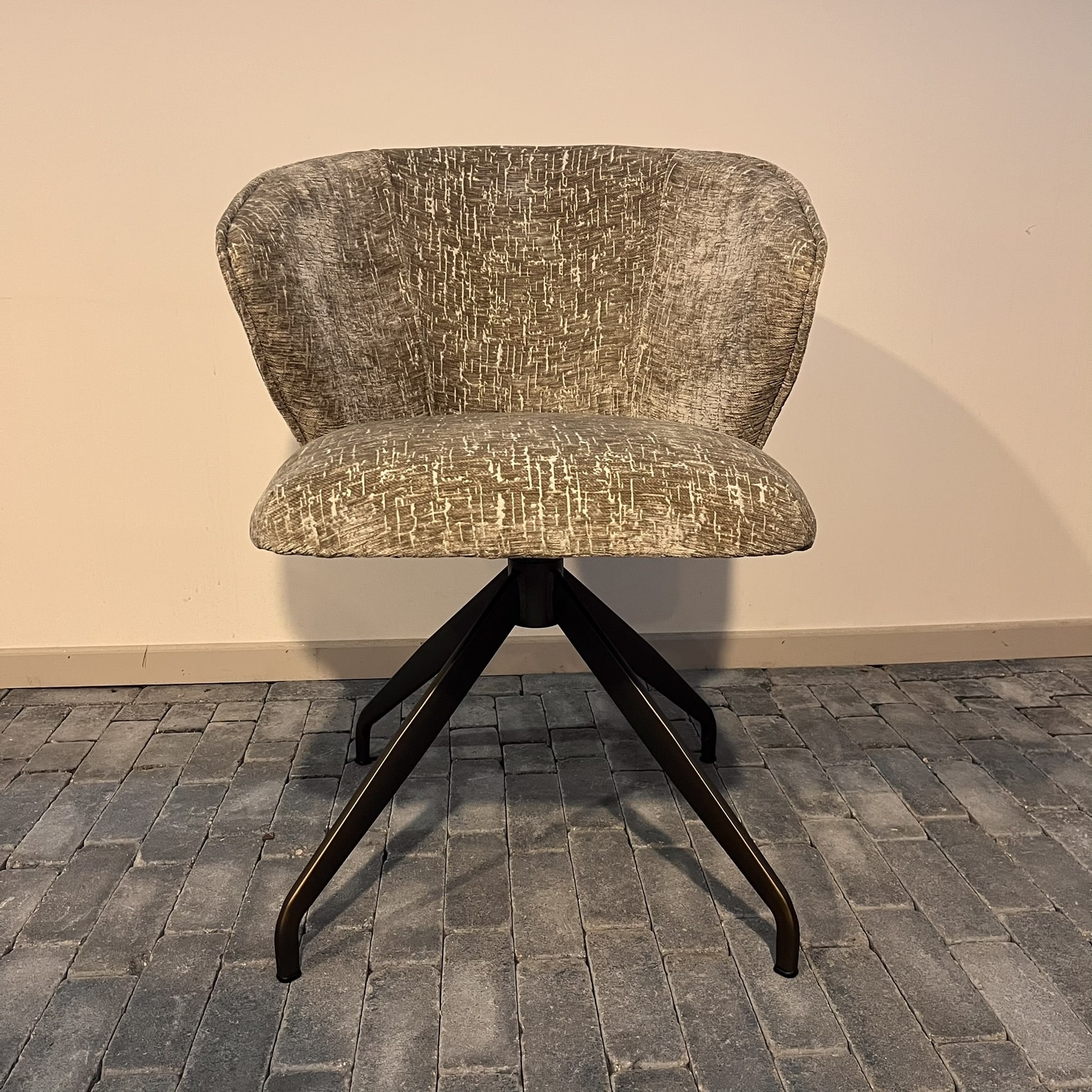 Eetkamerstoel no.475 Anodic Brown