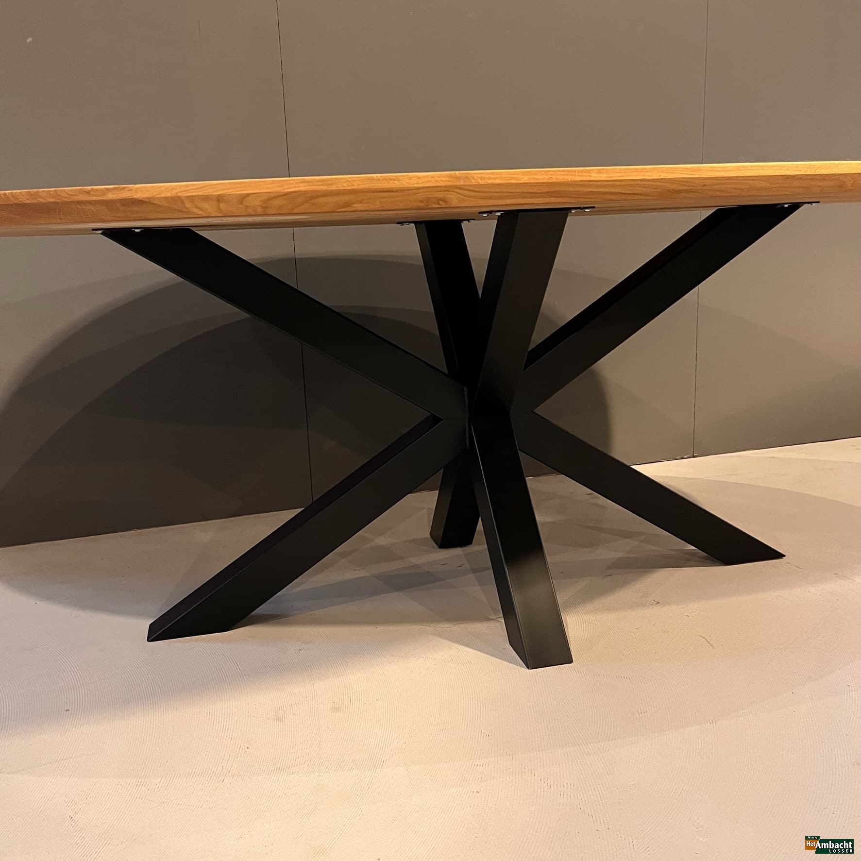 Ellips eiken eettafel / Poot no.923