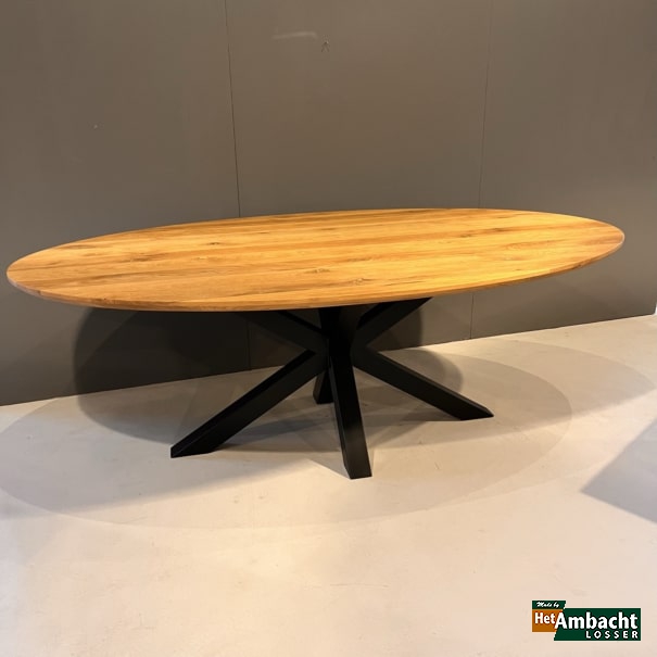 Ellips eiken eettafel / Poot no.923