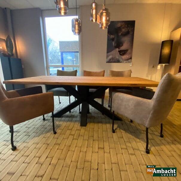 Rechthoekige eiken eettafel / Poot no.923