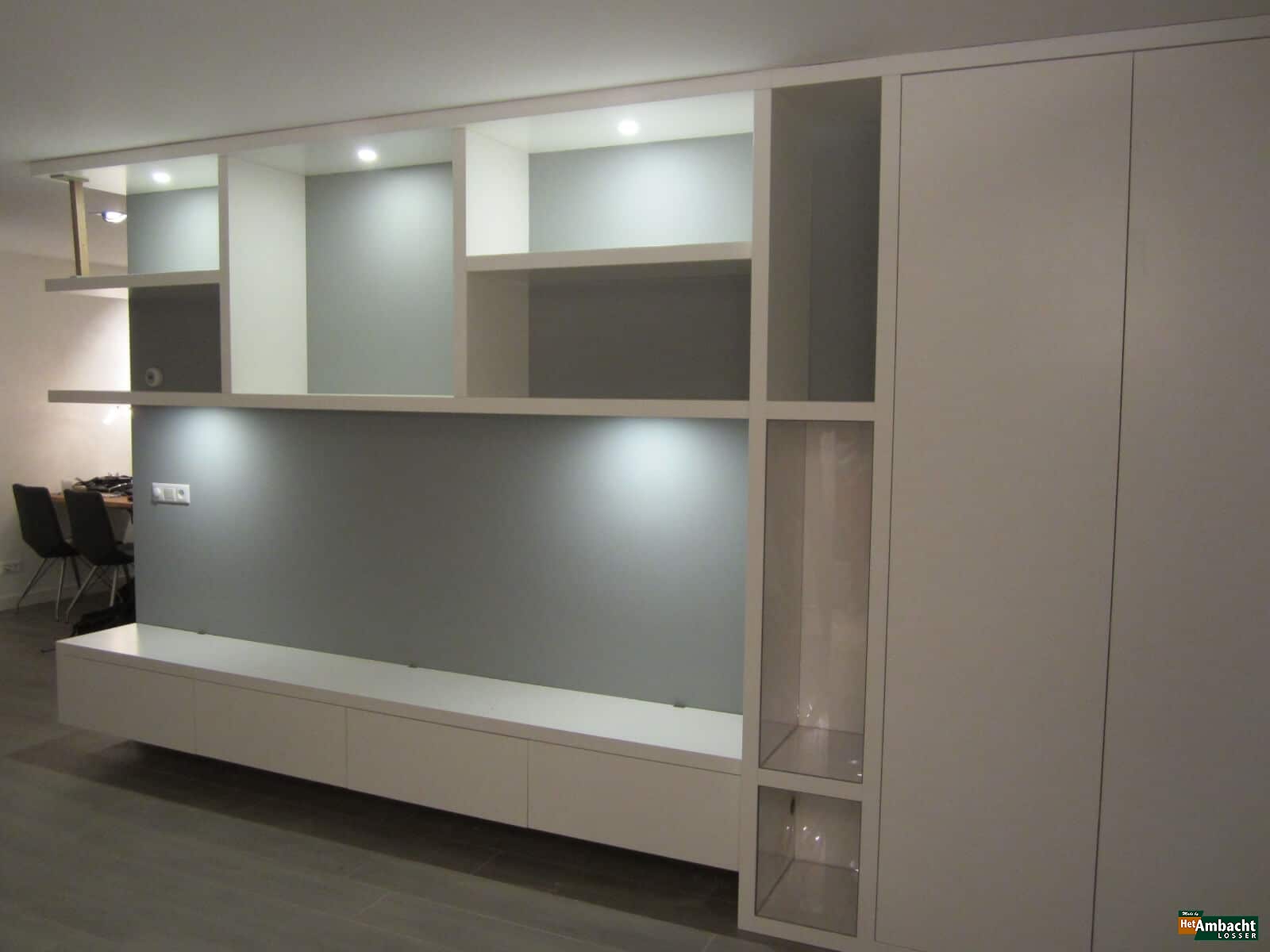 Wandkast RAL9010 met LED verlichting
