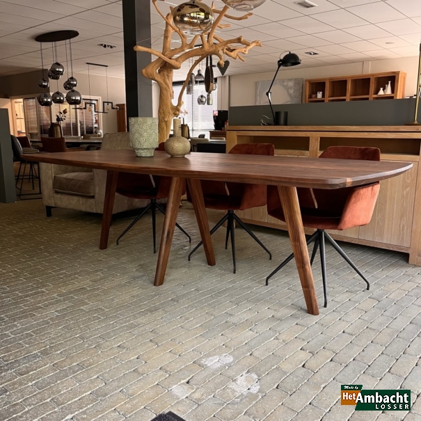 Kopenhagen noten eettafel Zweeds ovaal