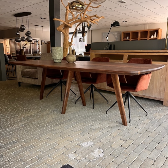 Kopenhagen noten eettafel Zweeds ovaal