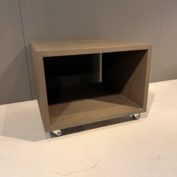 OPRUIMING Eiken kubus salontafel