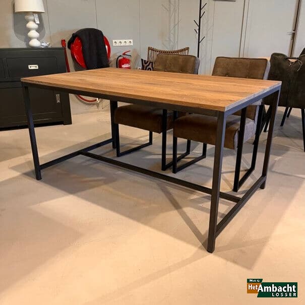 MetalWood eettafel