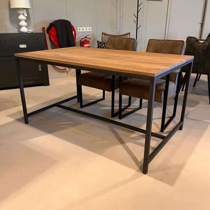 MetalWood eettafel