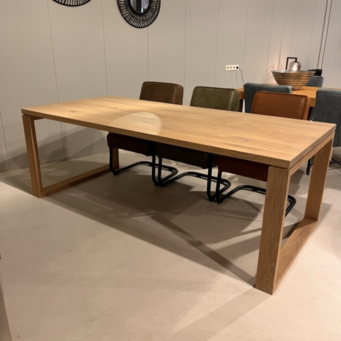 Model O / eiken eettafel