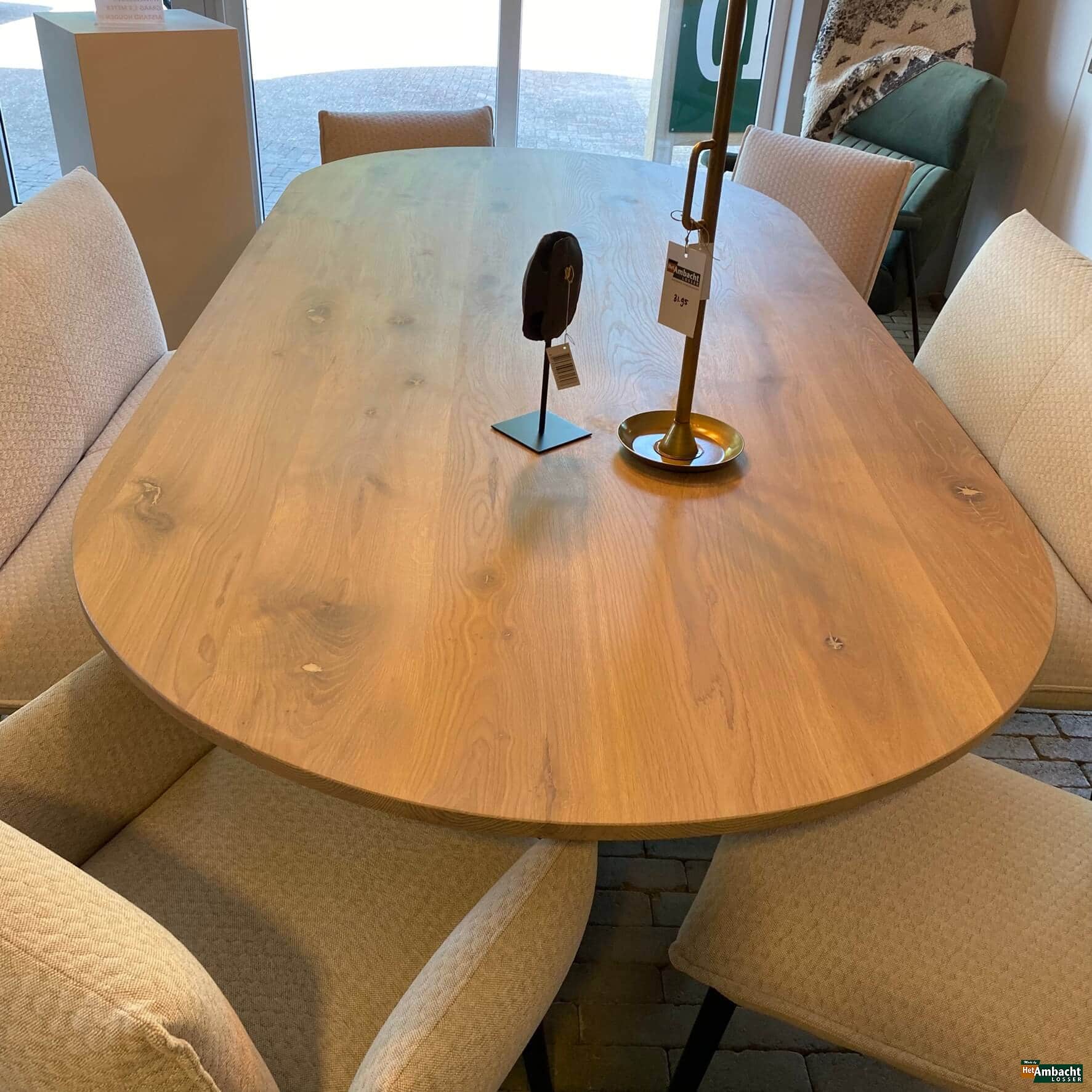Ovaal eettafel eiken