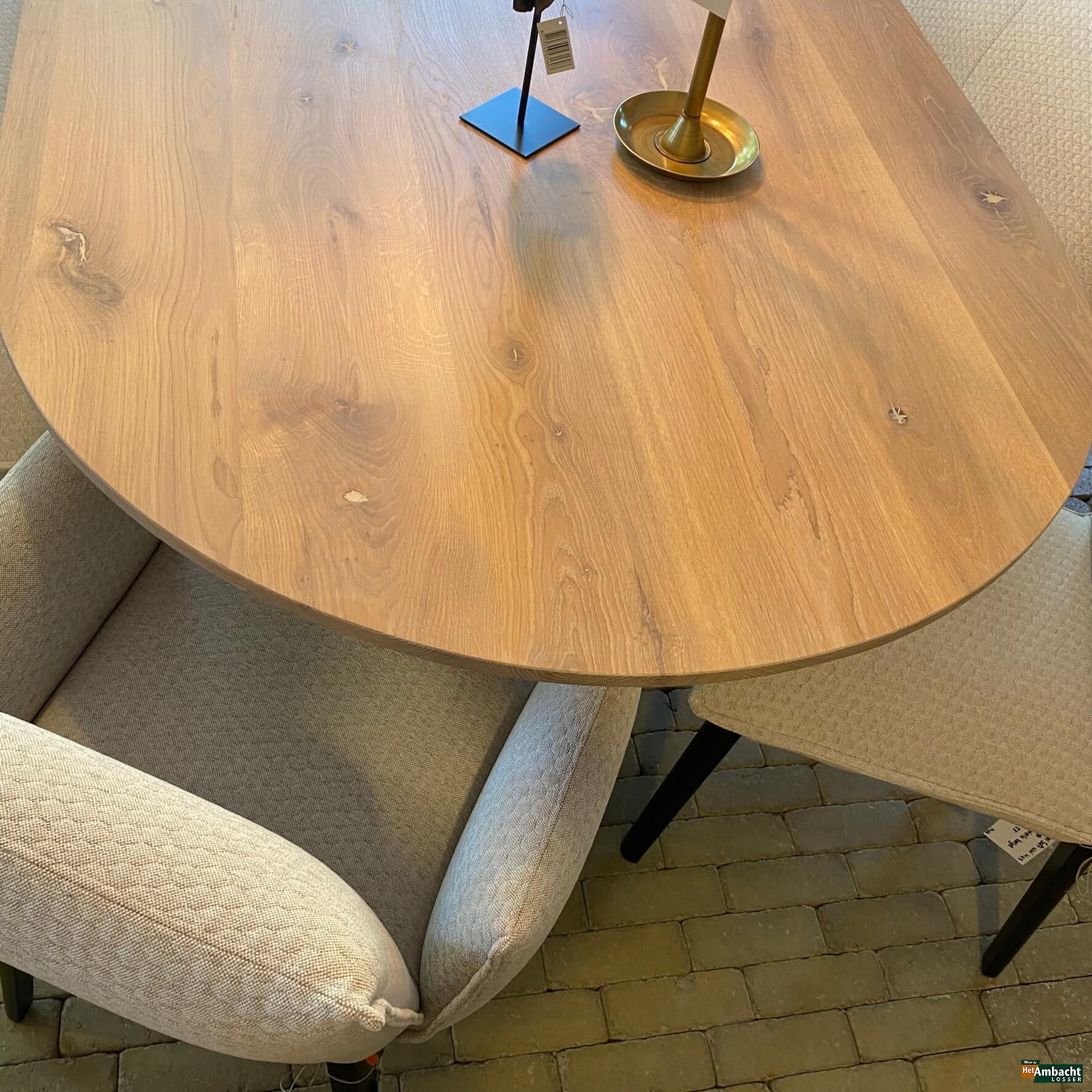 Ovaal eettafel eiken