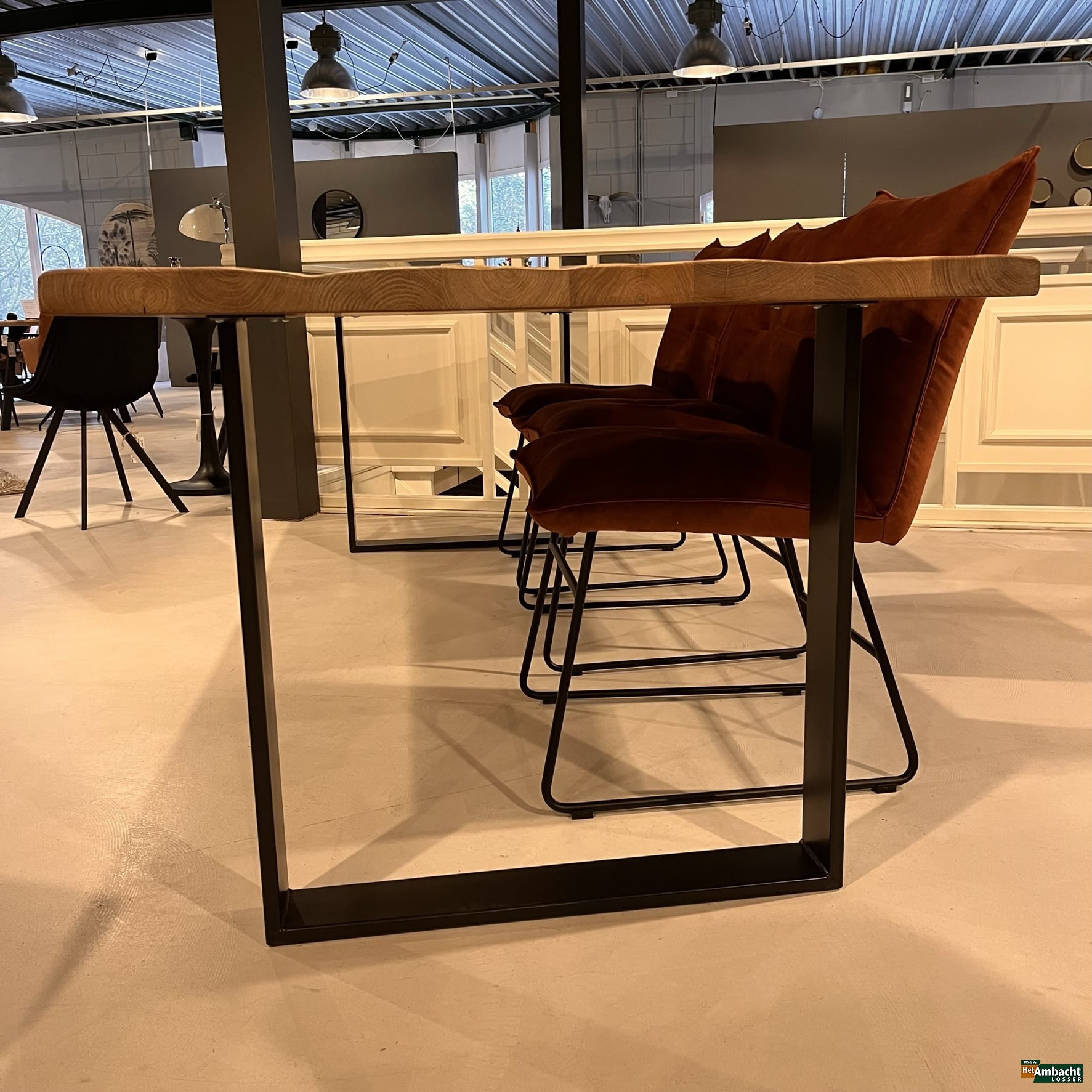 Rechthoekige eiken eettafel – Poot no. 921