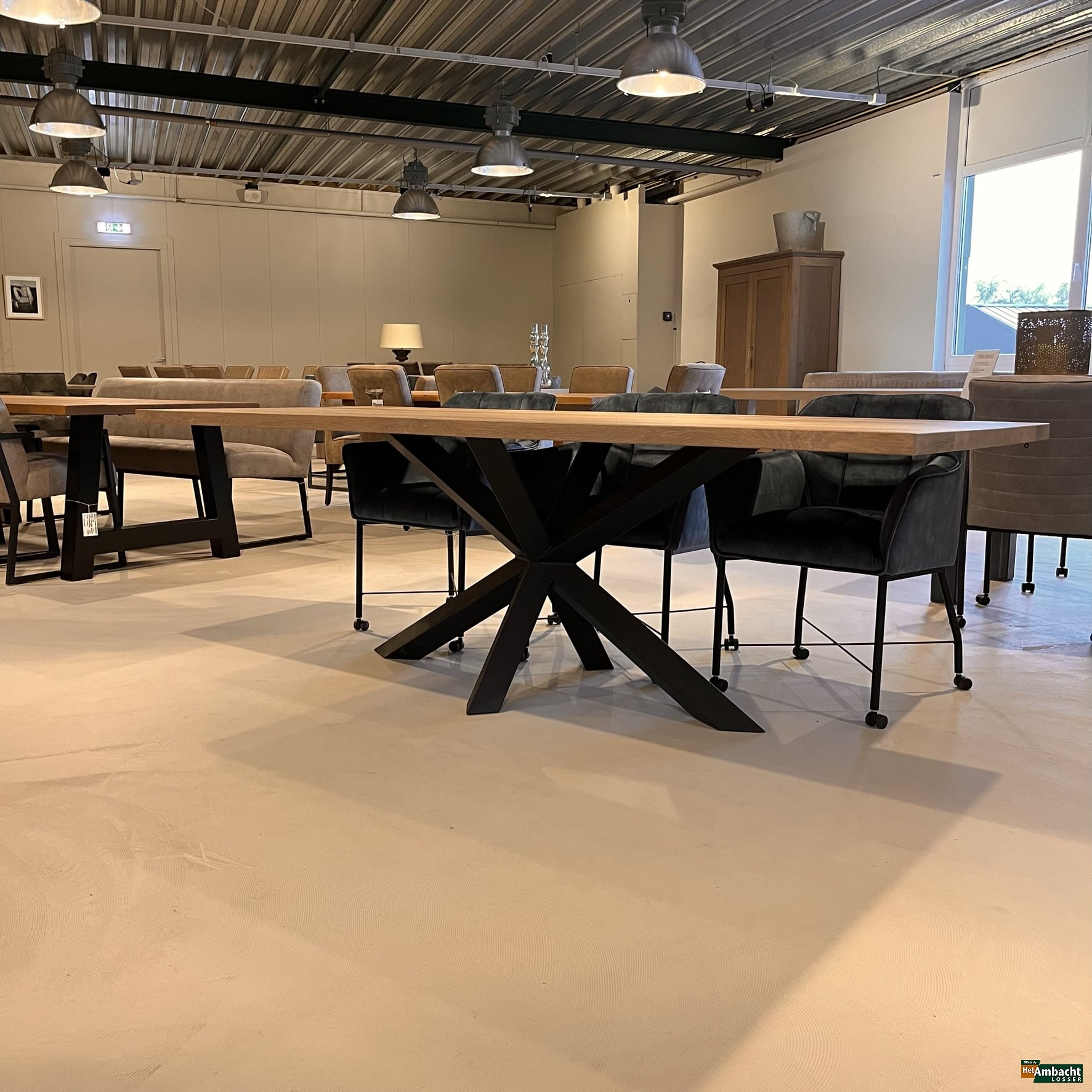 Rechthoekige eiken eettafel – Poot no. 961