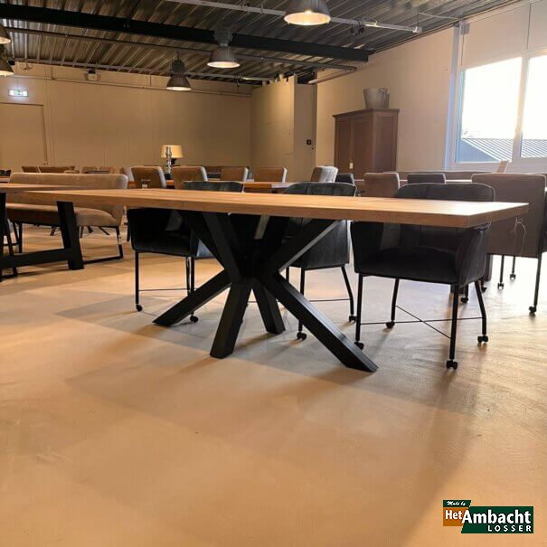 Rechthoekige eiken eettafel / Spinpoot 8x8