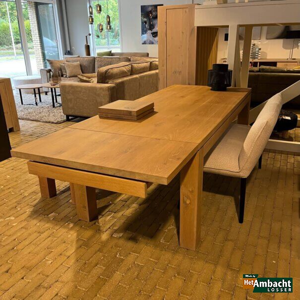 OPRUIMING! Strak eettafel eiken met verlengblad