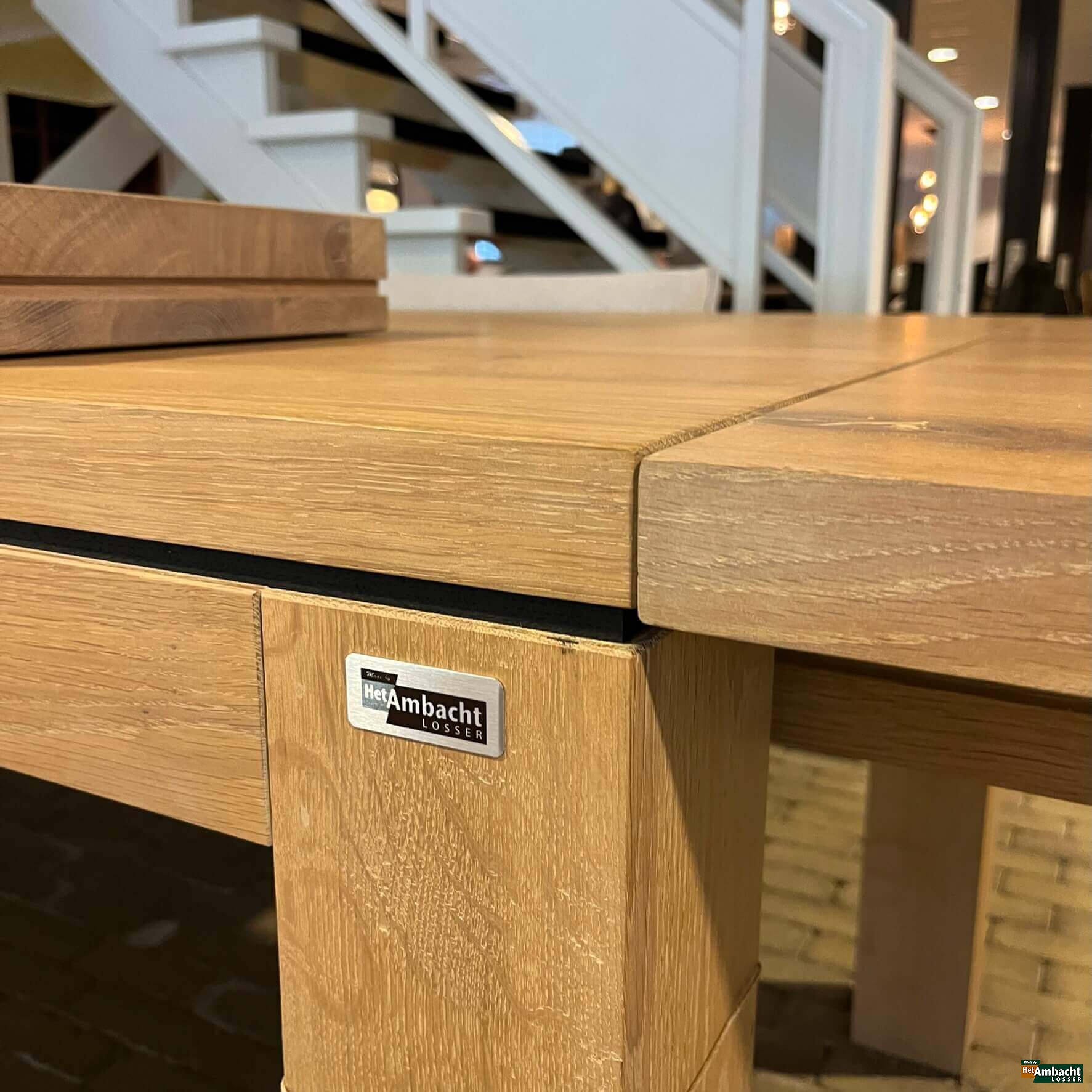 Strak eiken eettafel