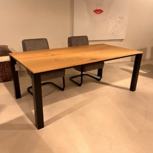 Stress eiken eettafel OPRUIMING