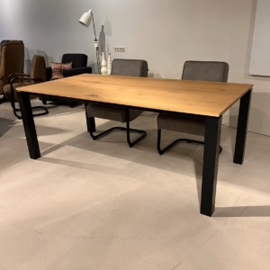 Stress eiken eettafel OPRUIMING