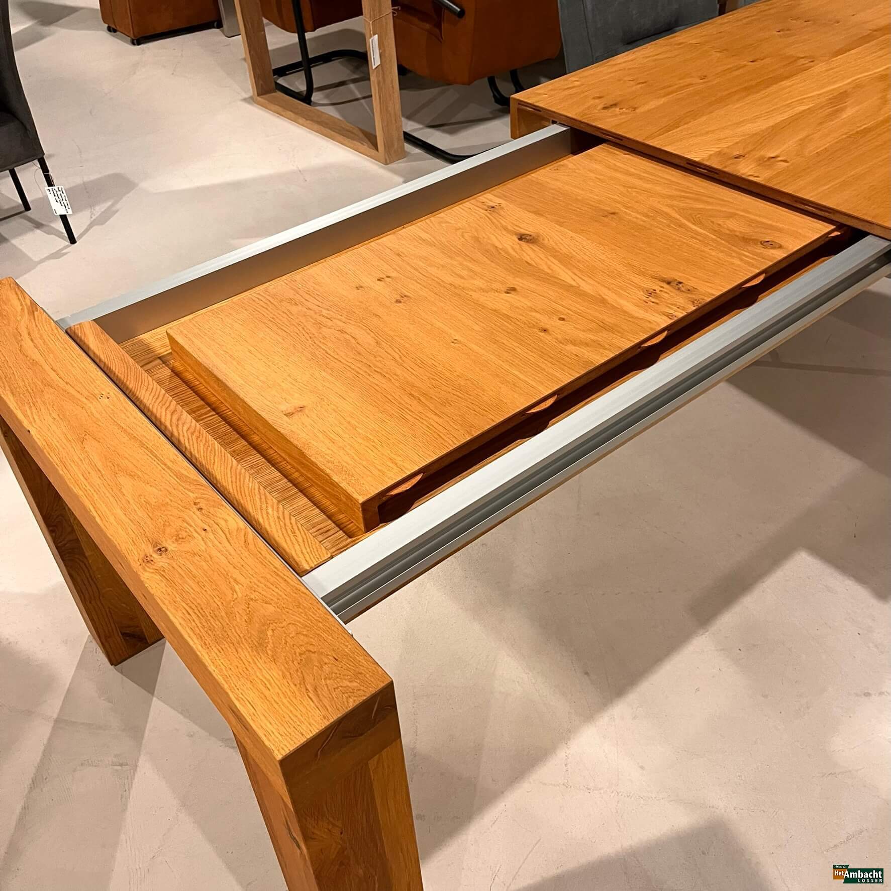 Uitschuif-inleg eettafel eiken