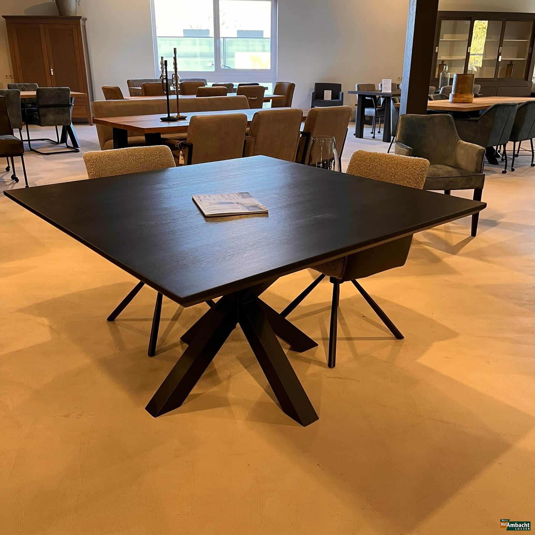 Vierkant eiken eettafel – Poot no.924