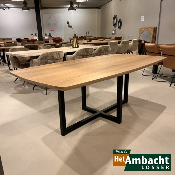 Zweeds ovaal eiken eettafel-Kruispoot zwart